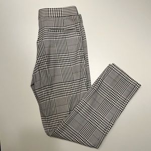 🎉 *3 for 25* Amanda & Chelsea Houndstooth Print Work Pants - Size 6